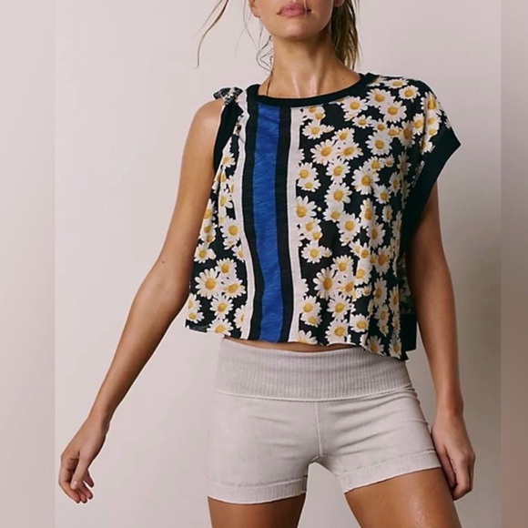 Free People Tops - Free People Inspire Printed Tank. FP Movement. NWT. Daisy